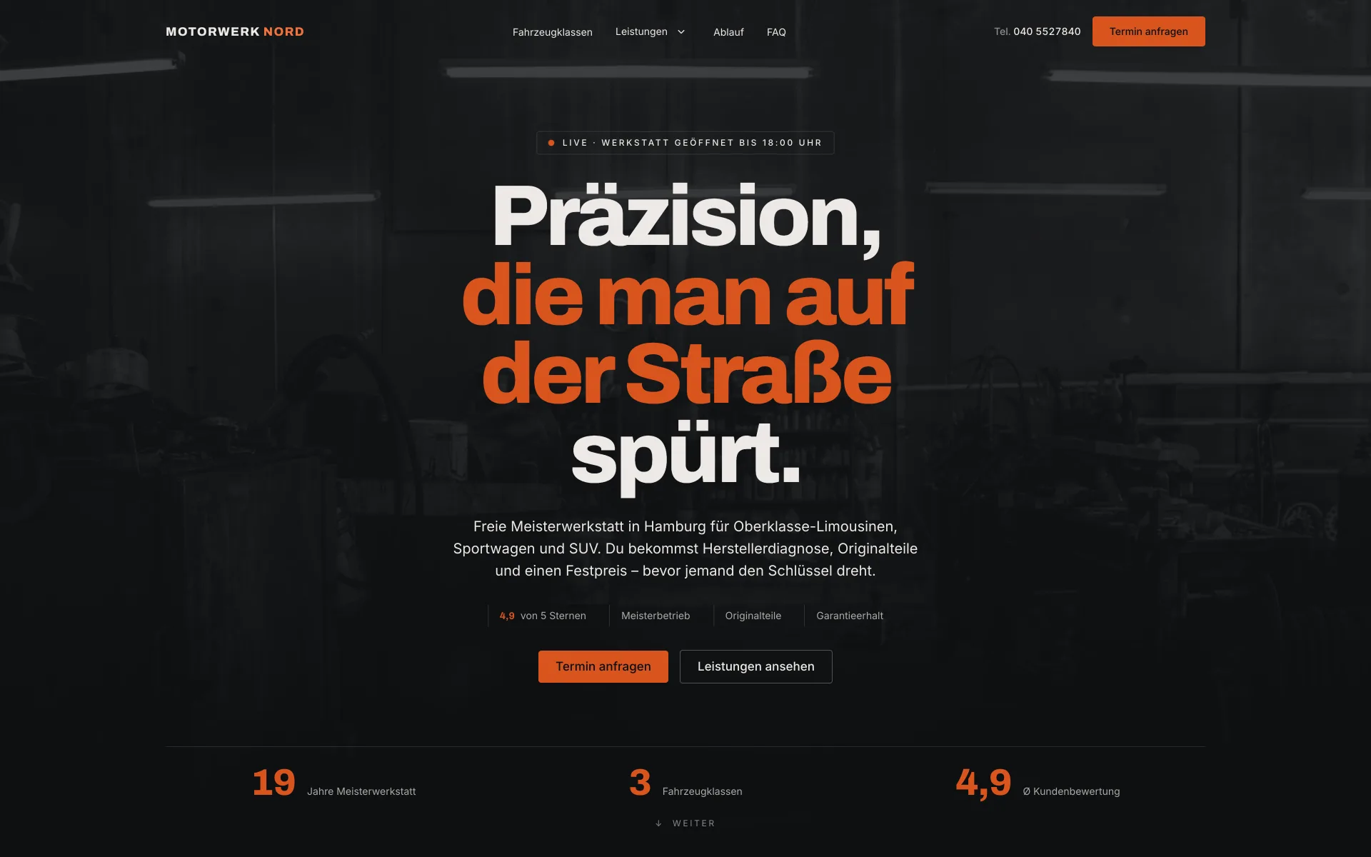Startseite der Website MOTORWERK NORD mit Hero-Text vor dunkler Werkstattaufnahme